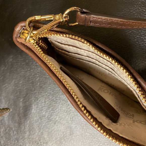 Michael Kors Wrislet - Picture 3 of 8